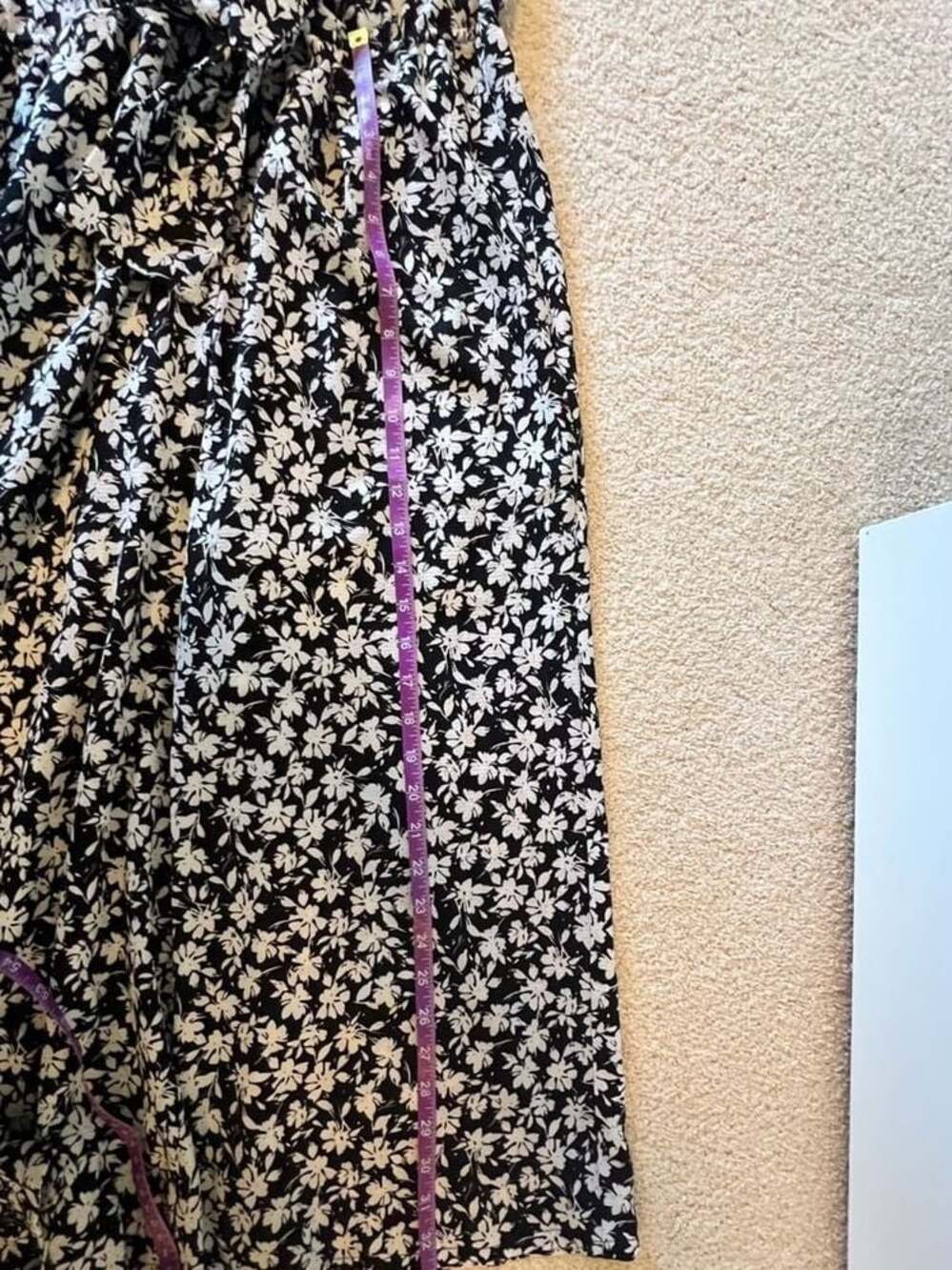 Maggy London Black and‎ White Floral Ruffe Sleeve Tie-Waist Jumpsuit - Picture 7 of 10